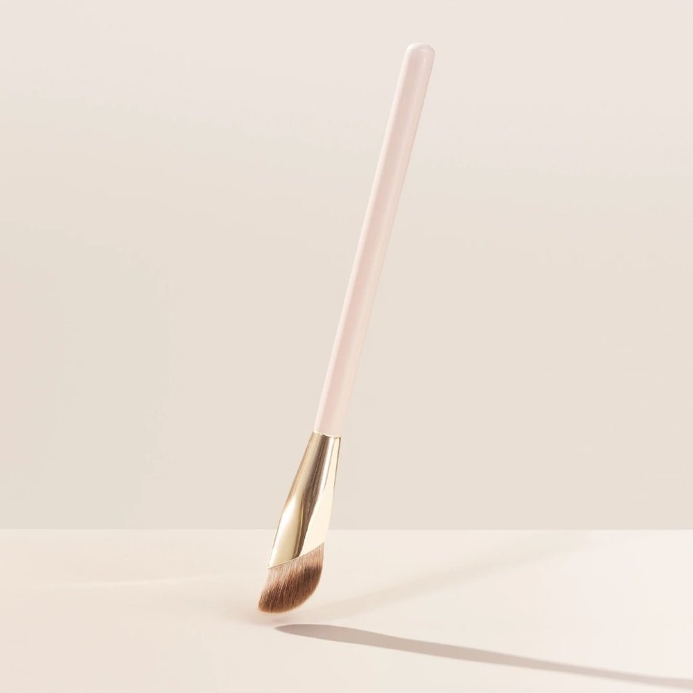 Rare Beauty Liquid Touch Concealer Brush!!! BNWOB!!!